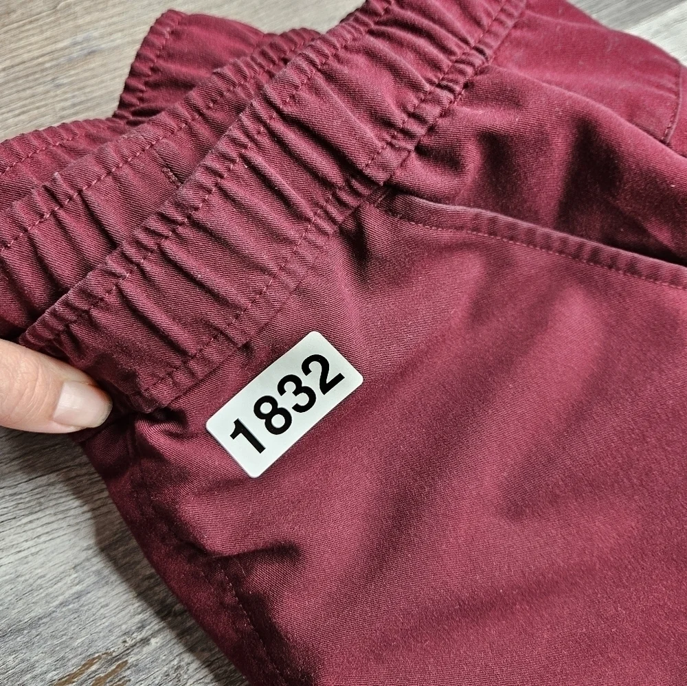 FIGS Tansen Jogger Scrub Pants Men's Medium Burgundy